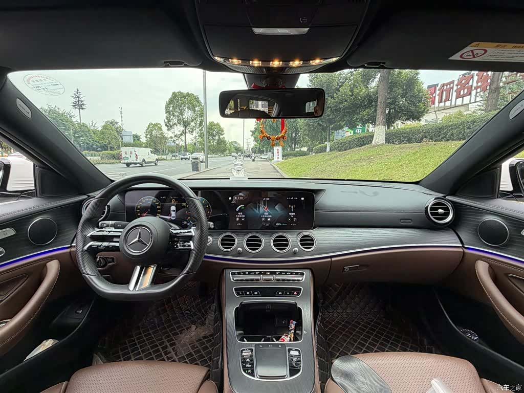 Mercedes-Benz E-Class, 2022 11