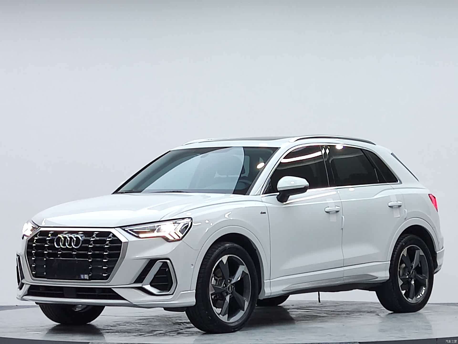 Audi Q3, 2022 2