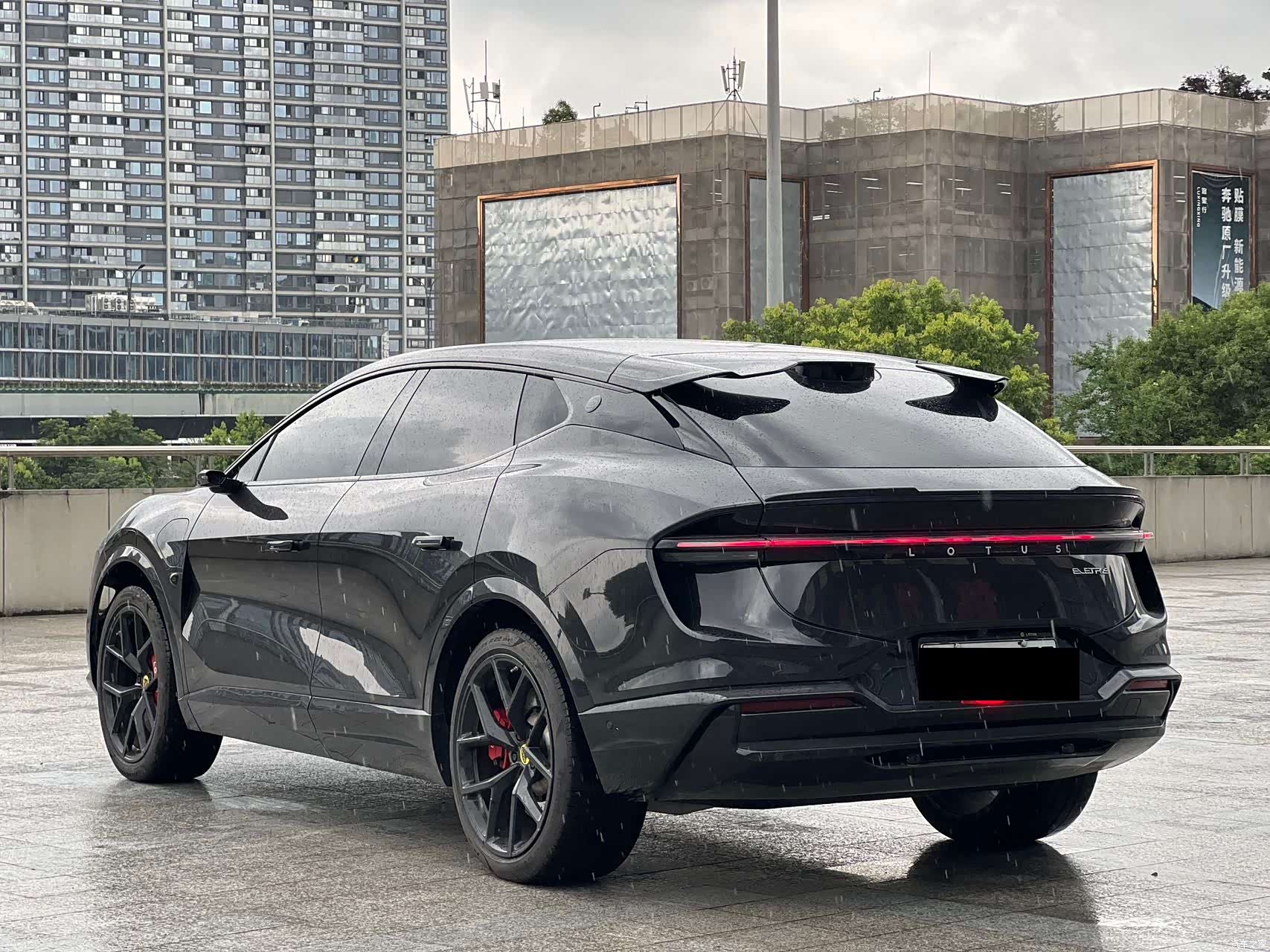 Lotus ELETRE, 2025 4