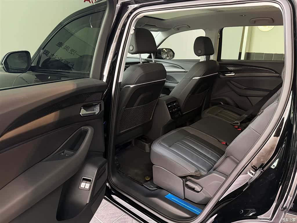 Audi Q6, 2025 все фото