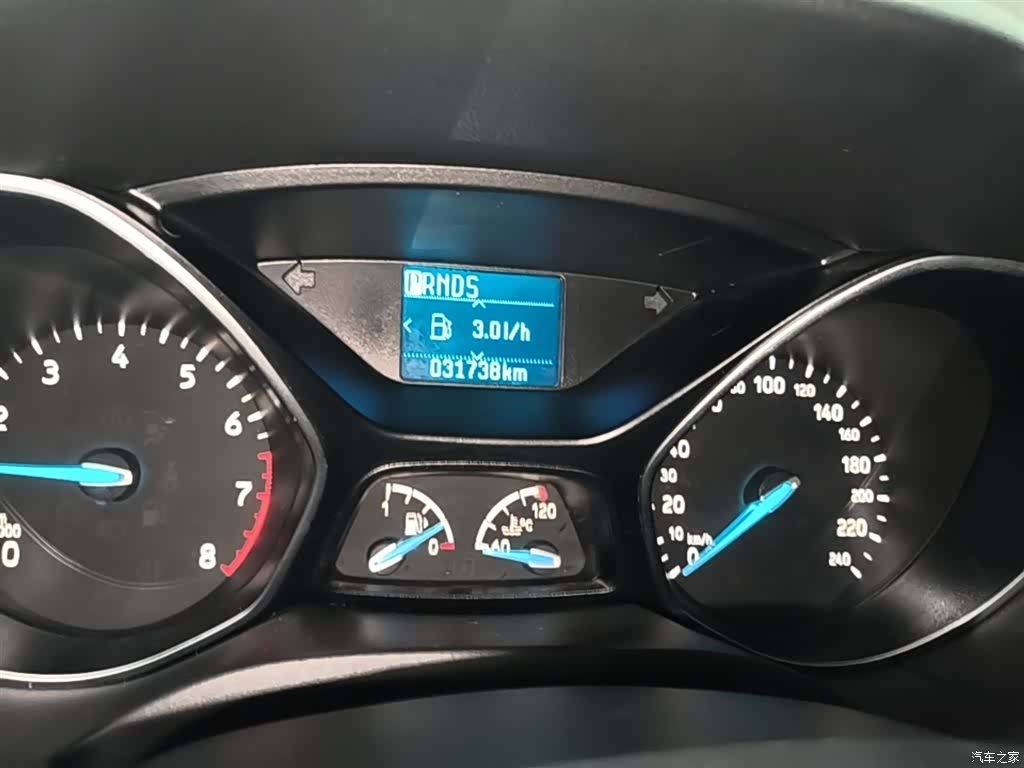 Ford Focus, 2019 12