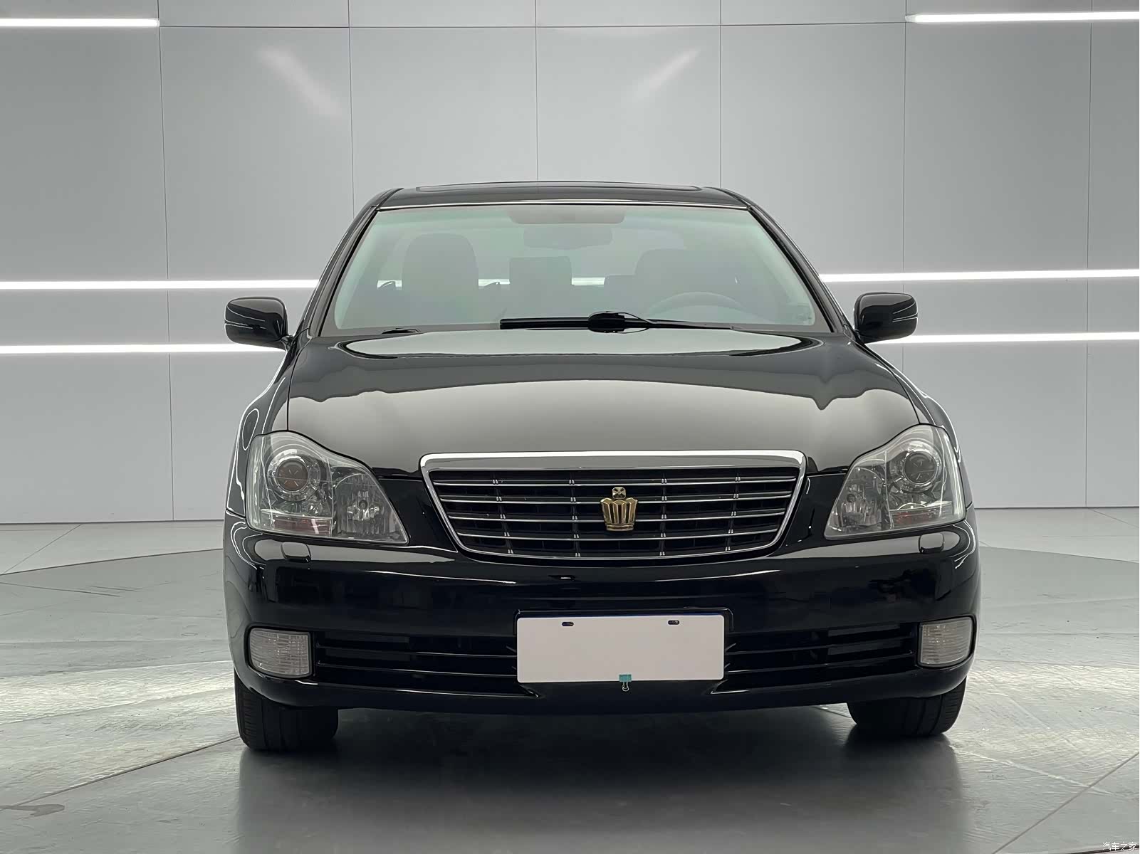 Toyota Crown, 2008 1