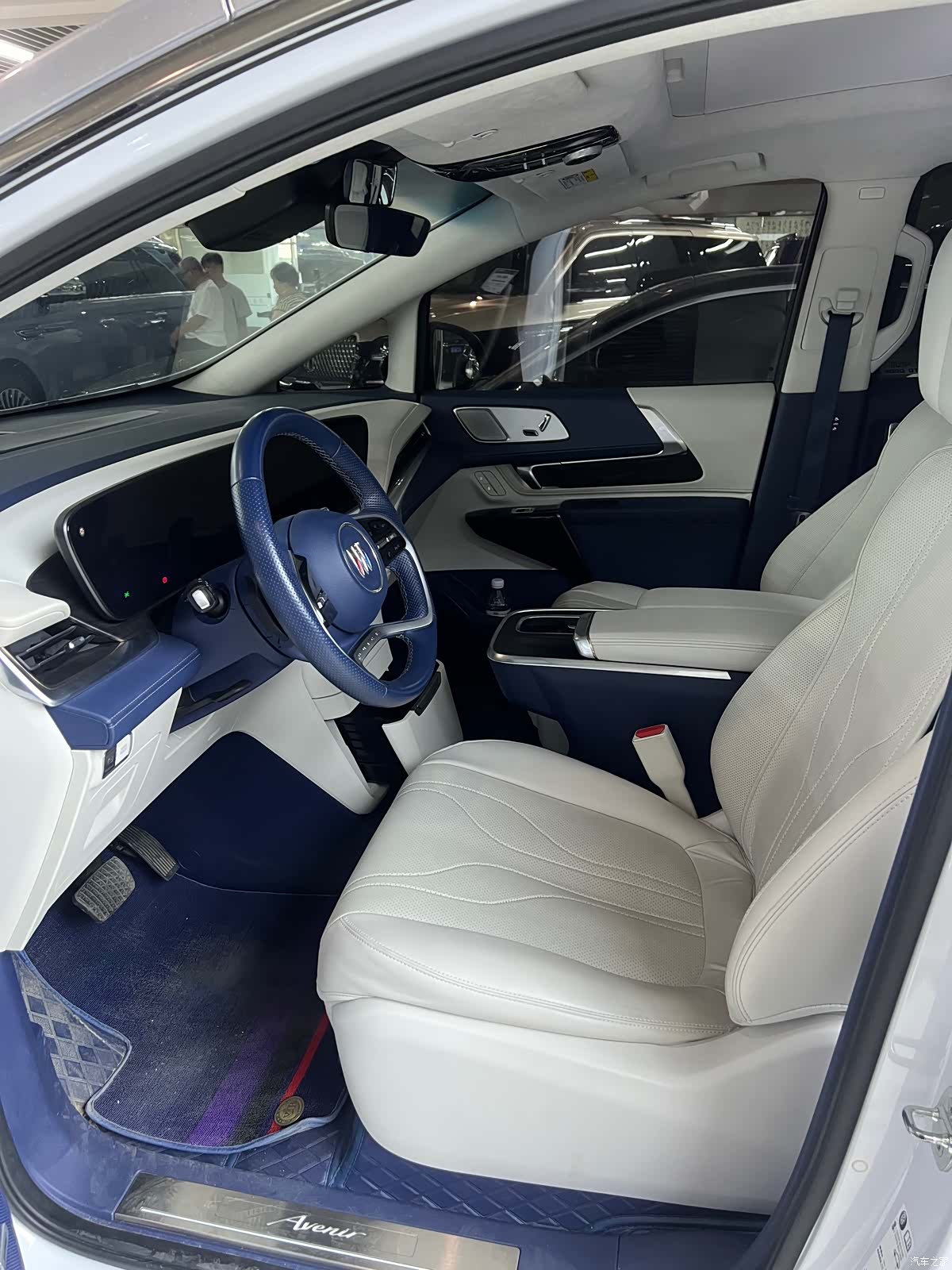 Buick Century, 2023 4