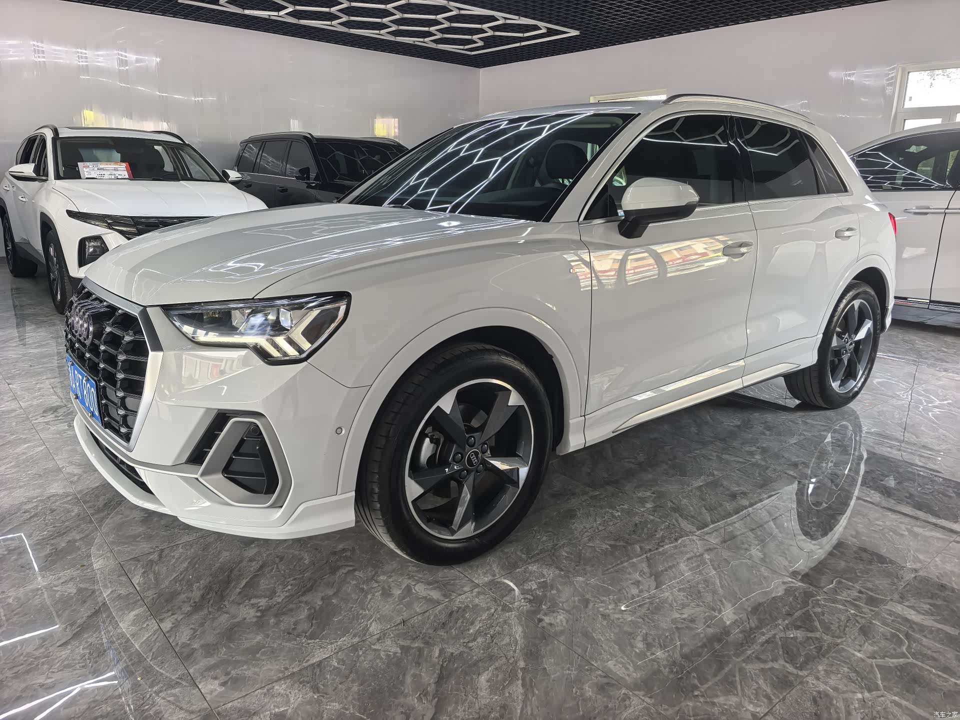 Audi Q3, 2022 3