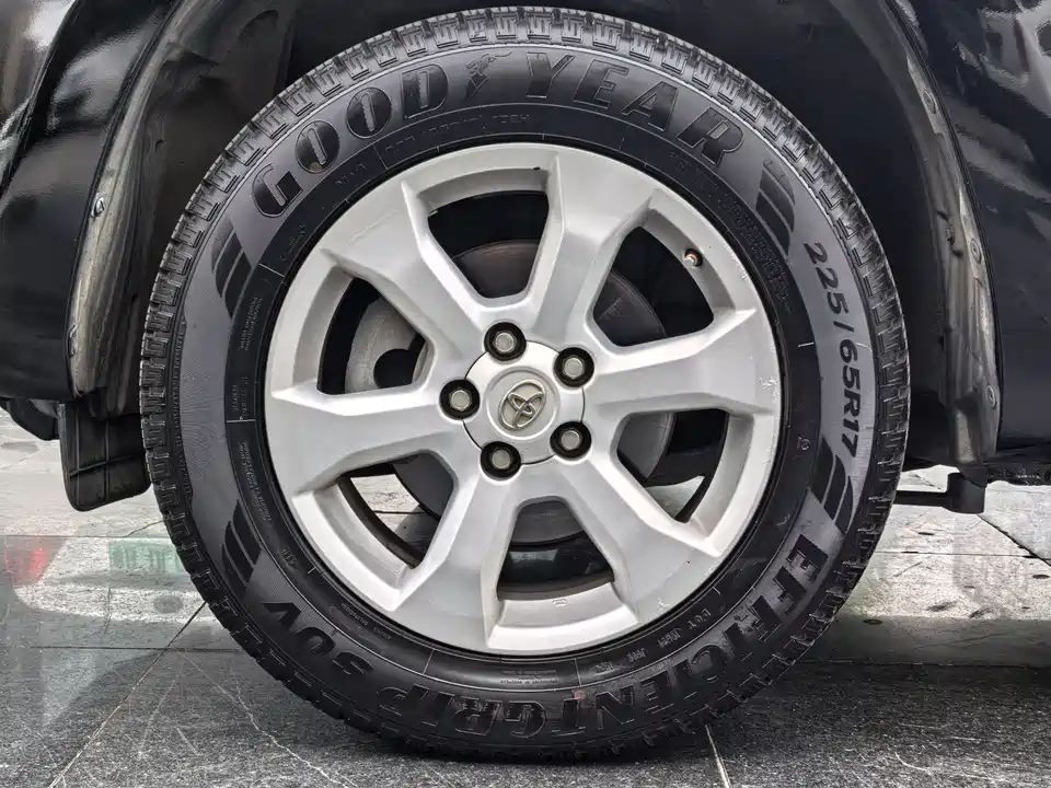 Toyota RAV4 Rongfang