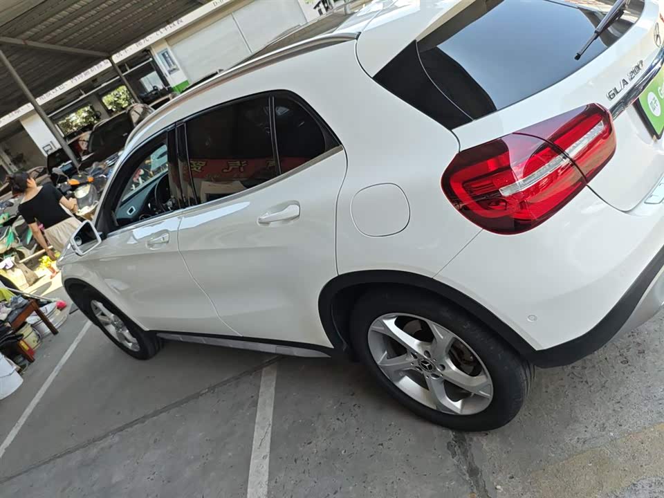 Mercedes-Benz GLA