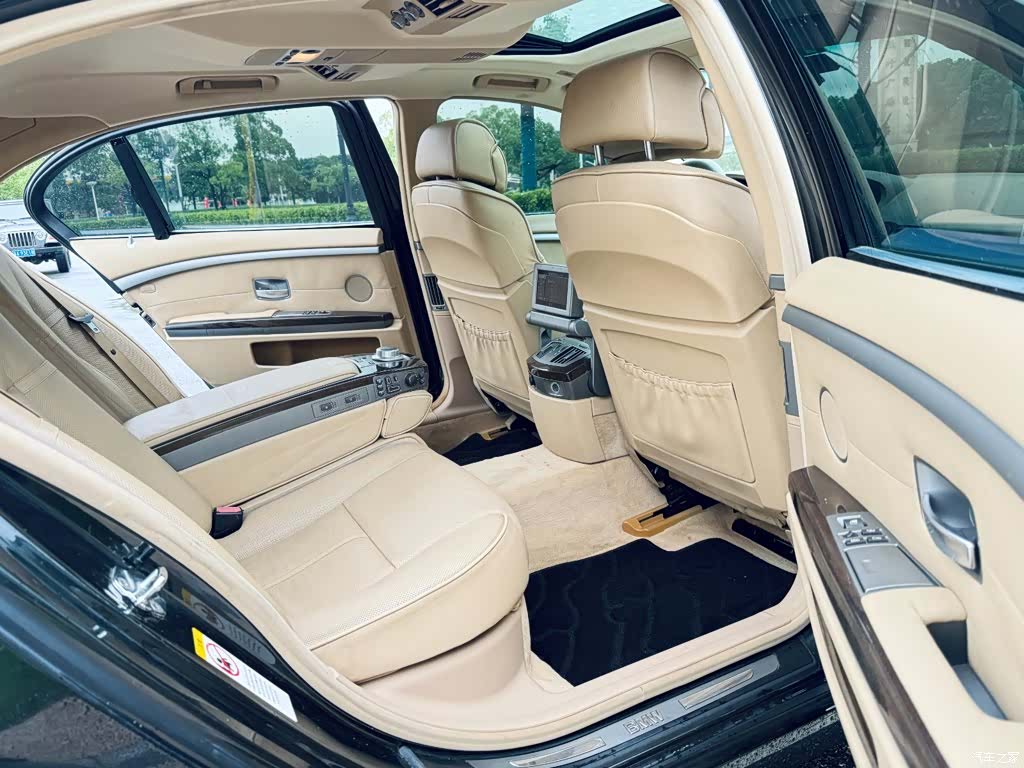BMW 7 Series, 2008 10