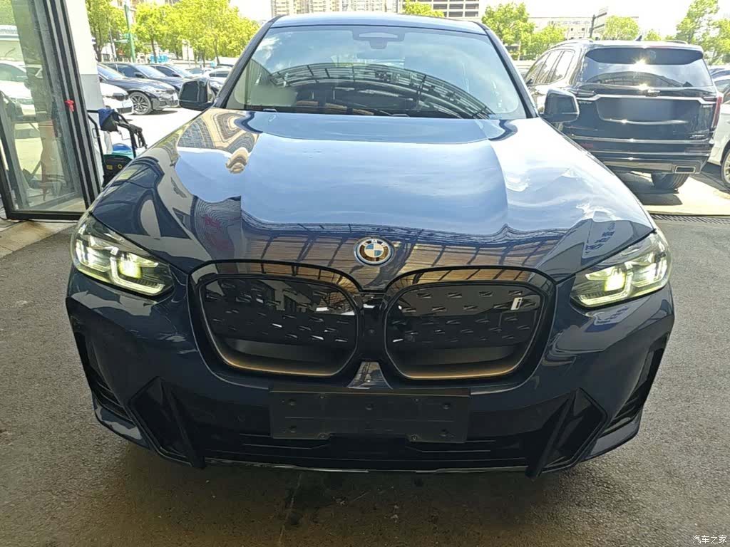 BMW iX3, 2021 3