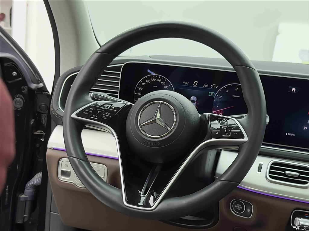 Mercedes-Benz GLS, 2024 12