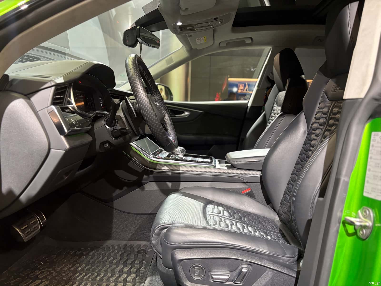 Audi Q8, 2022 10