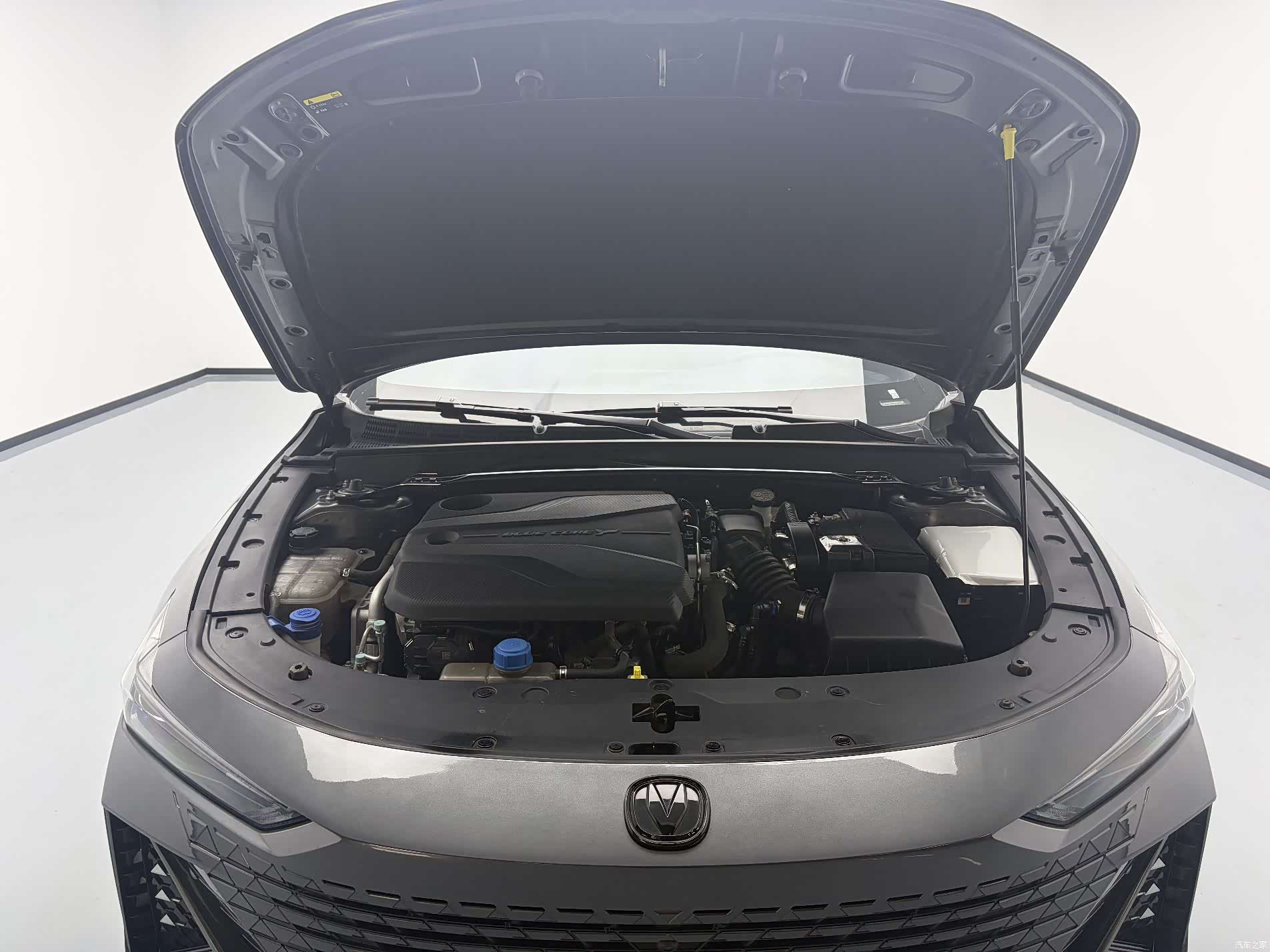 Changan UNI-V, 2023 17