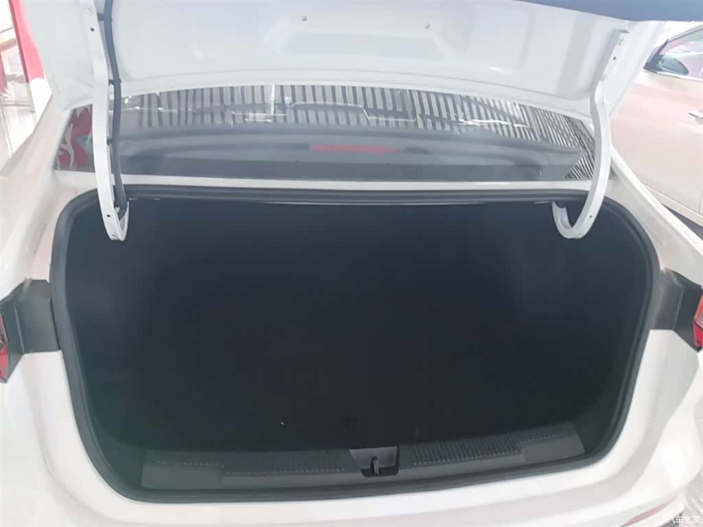 Roewe i5, 2026 19