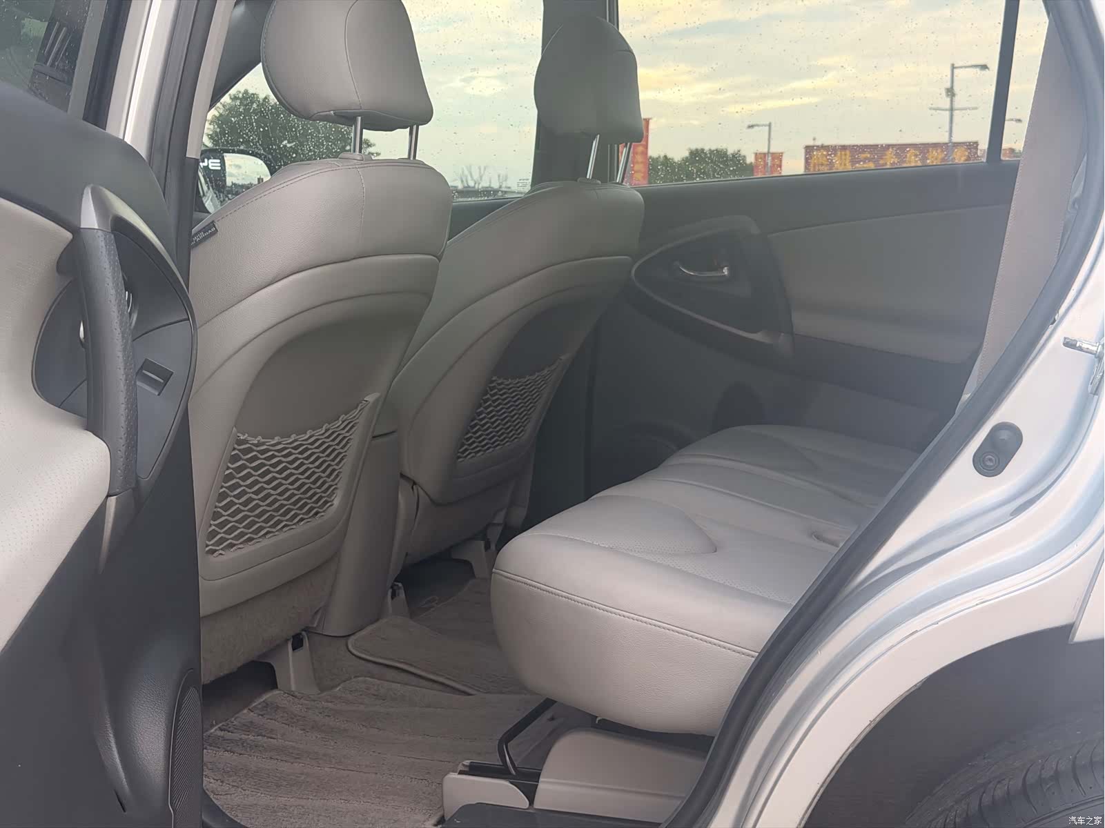 Toyota RAV4, 2009 6
