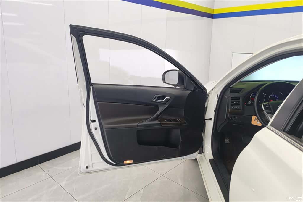 Toyota 2.5V, 2017 7