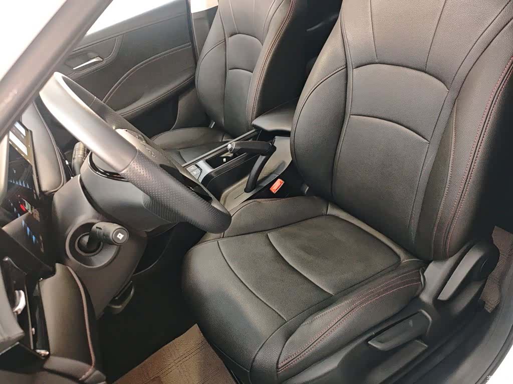Roewe i5, 2025 11