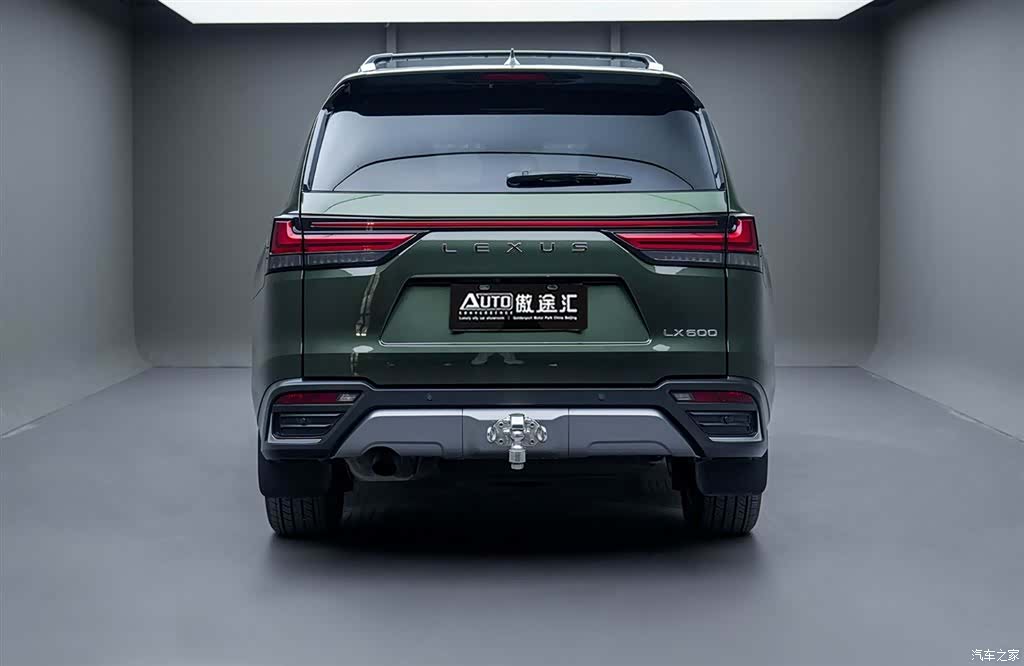 Lexus LX, 2024 4