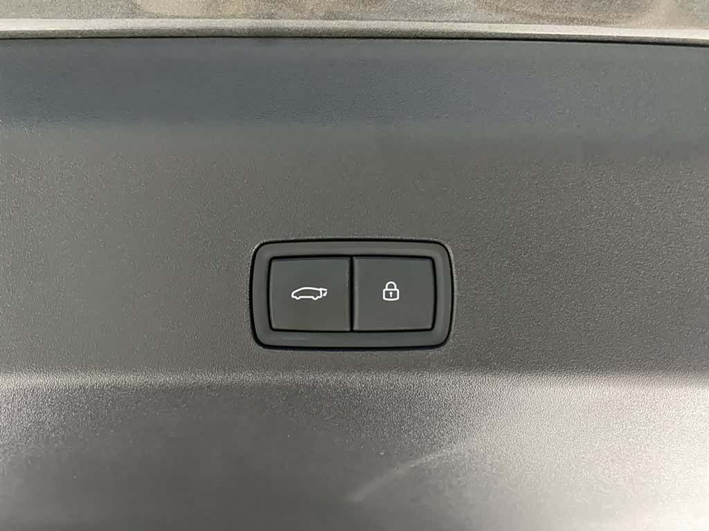Li Auto MEGA, 2025 27