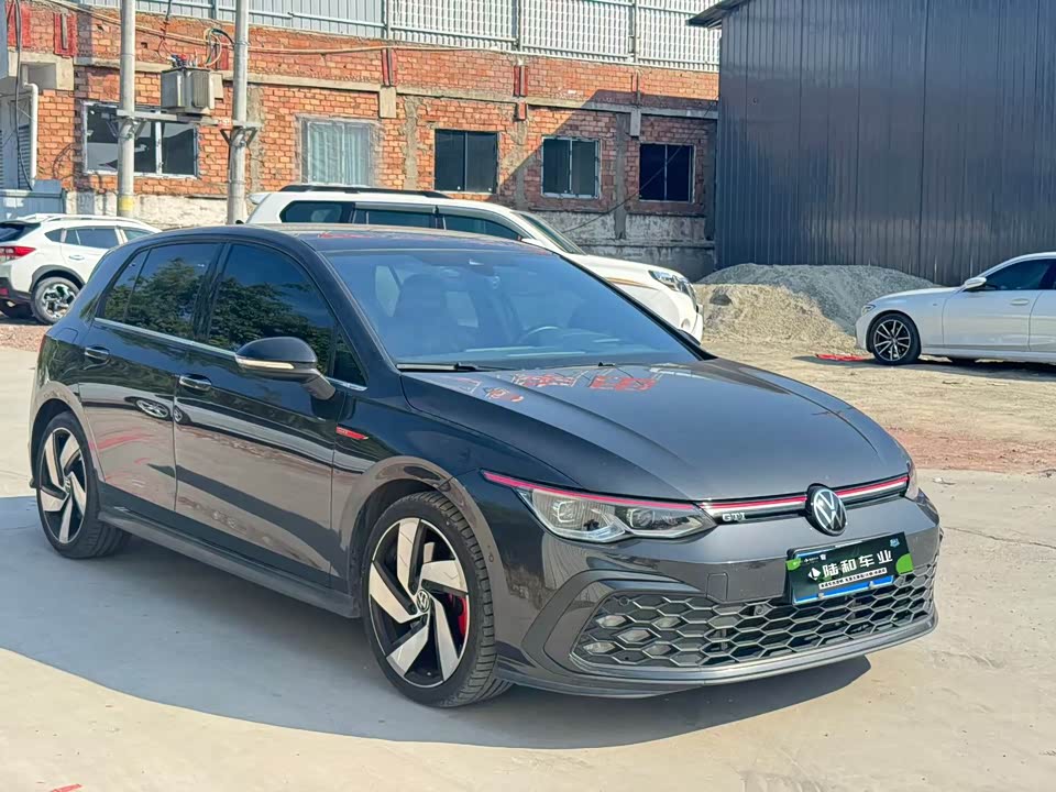 Volkswagen Golf GTI