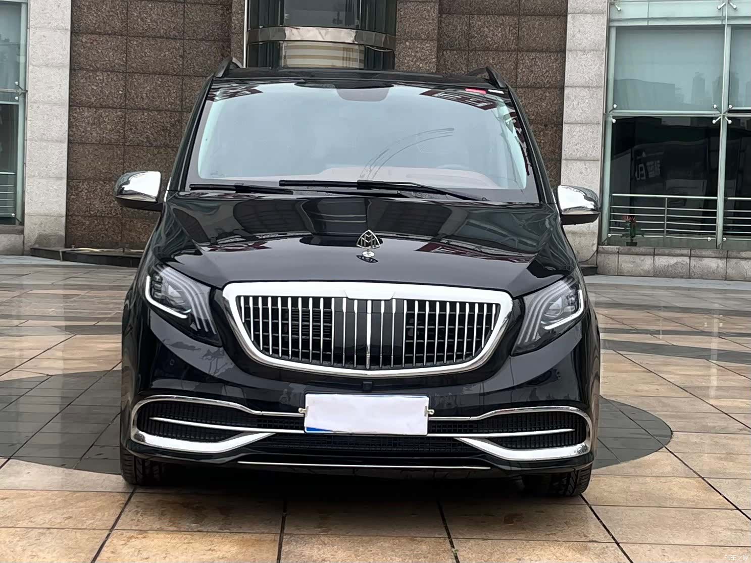 Mercedes-Benz 7, 2023 17