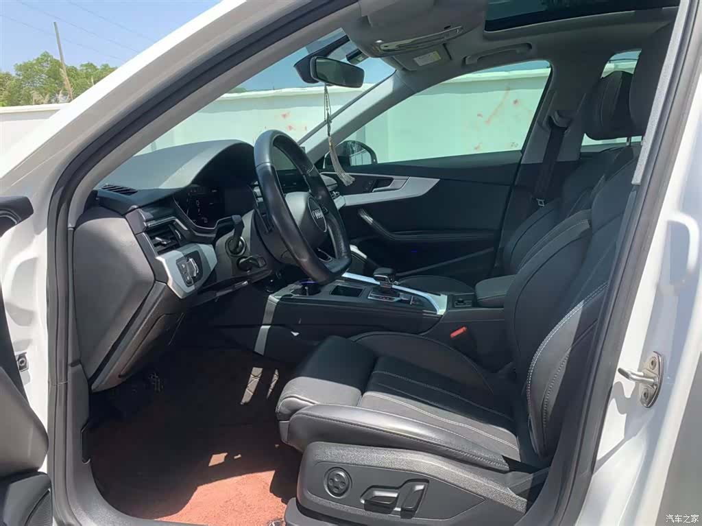 Audi A4L, 2021 все фото