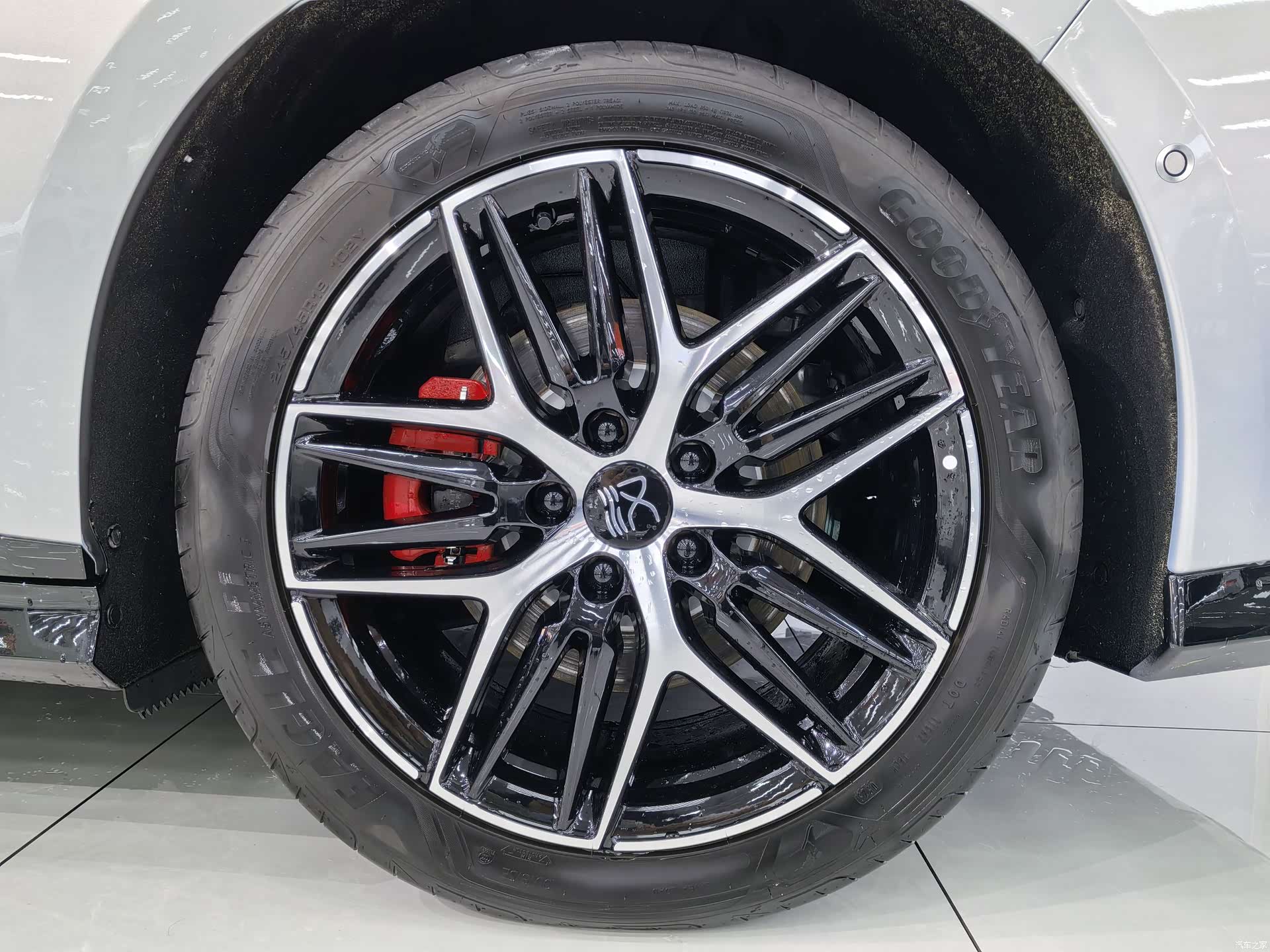 BYD Han, 2025 27