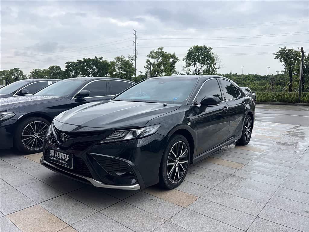 Toyota Camry 2023 2.0S