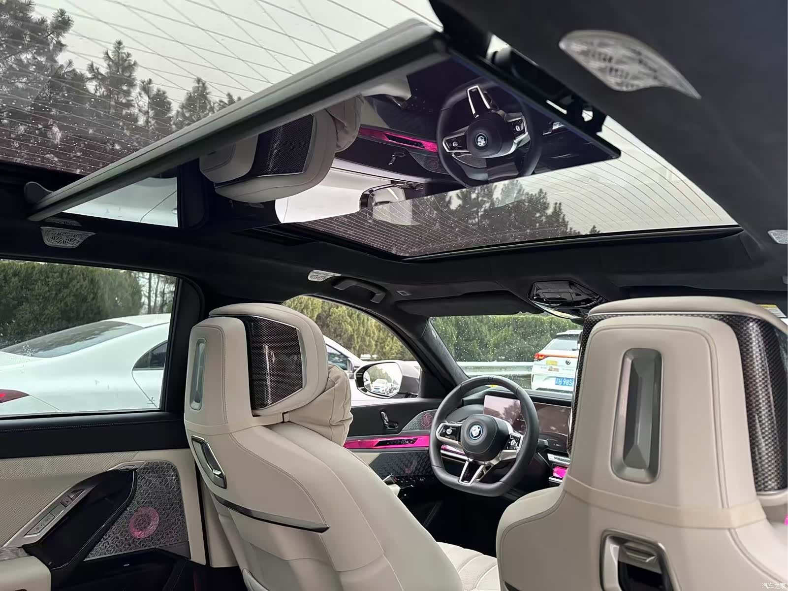 BMW i7, 2024 10