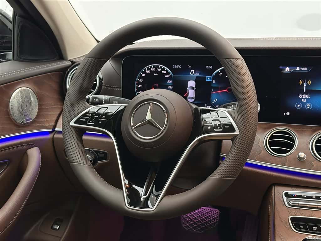 Mercedes-Benz E-Class, 2021 12