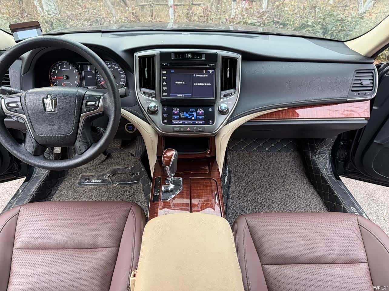Toyota Crown, 2016 4