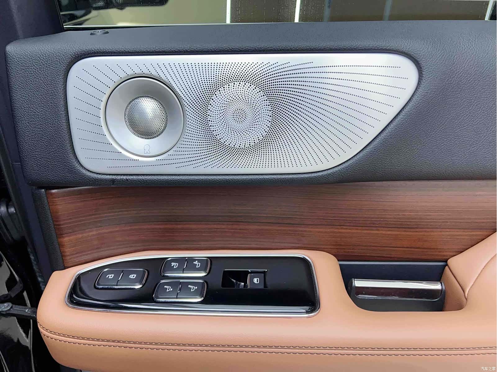 Lincoln Navigator, 2021 14