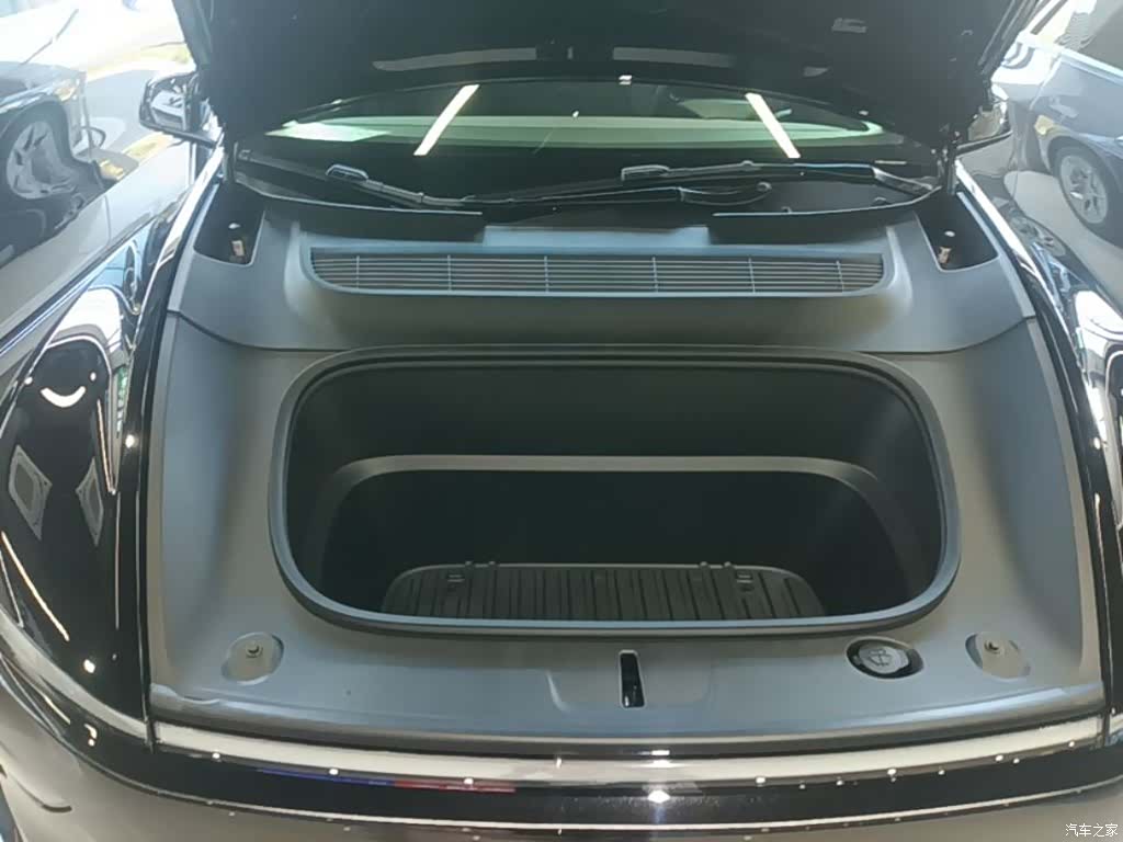 Tesla Model Y, 2026 20