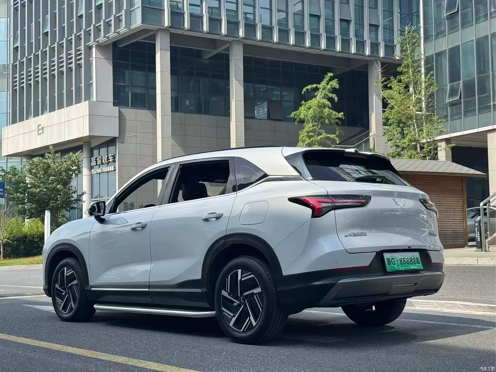 Wuling Starlight, 2025 4