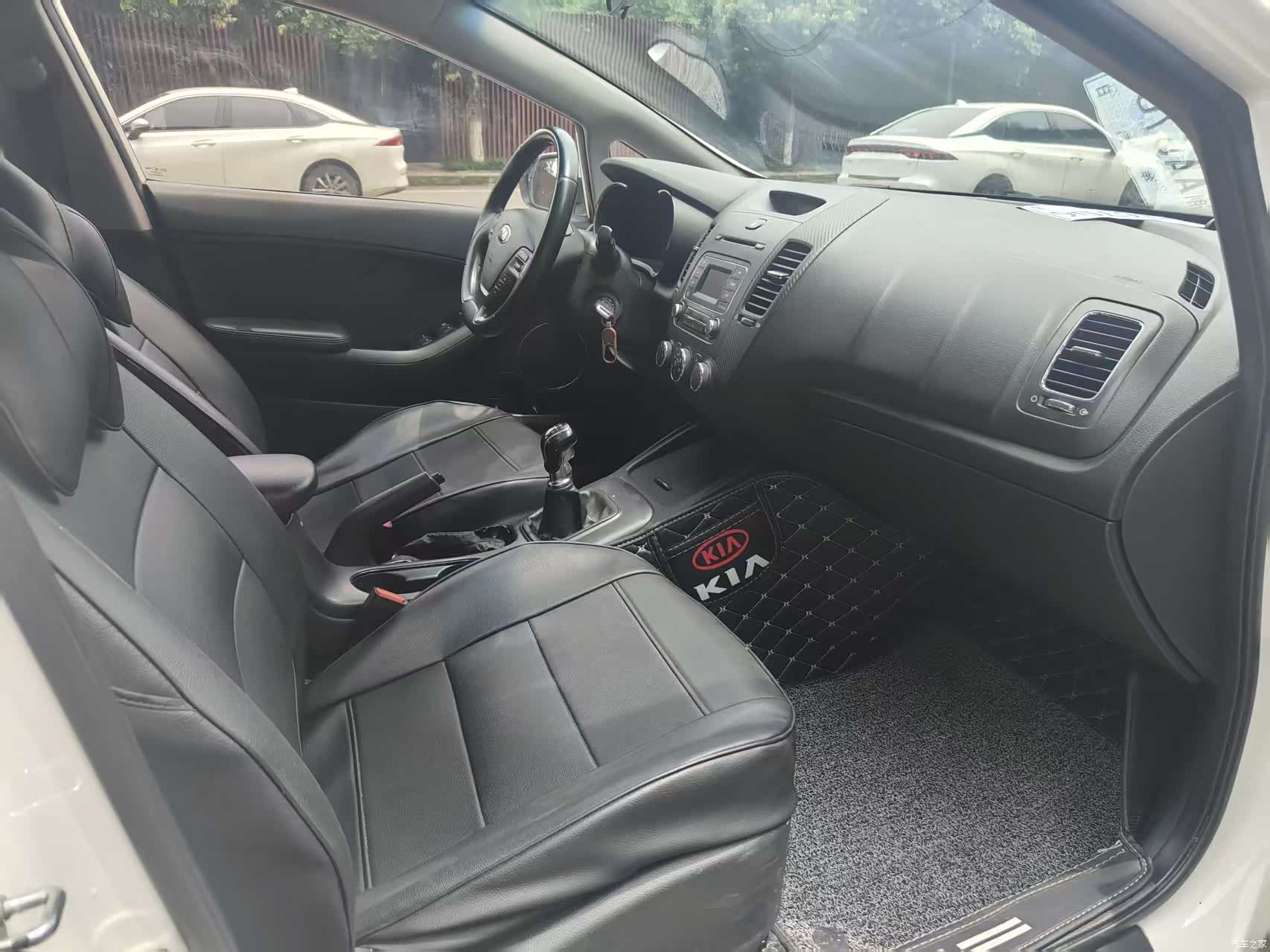 Kia K3, 2014 8
