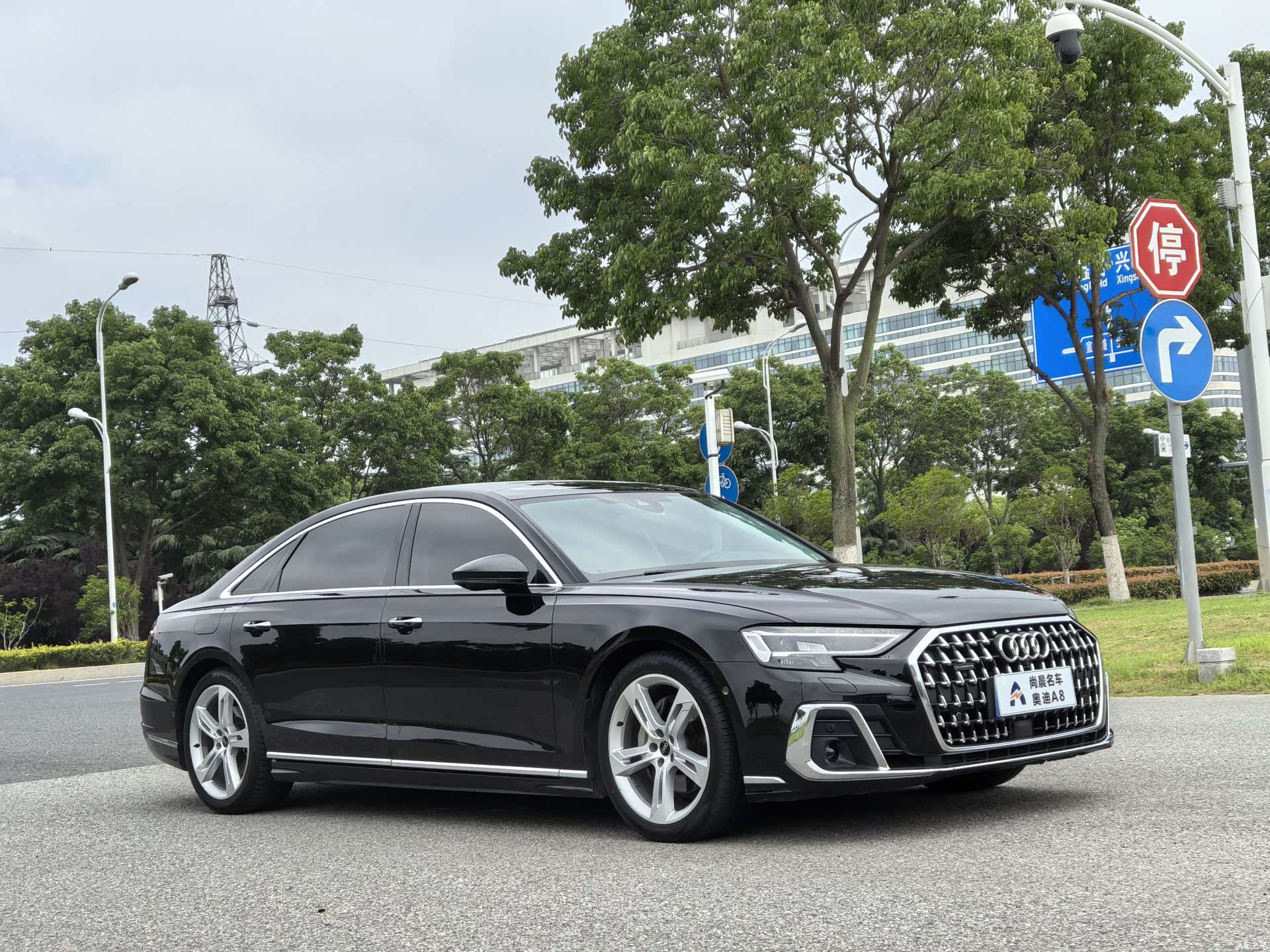 Audi A8L, 2023 3