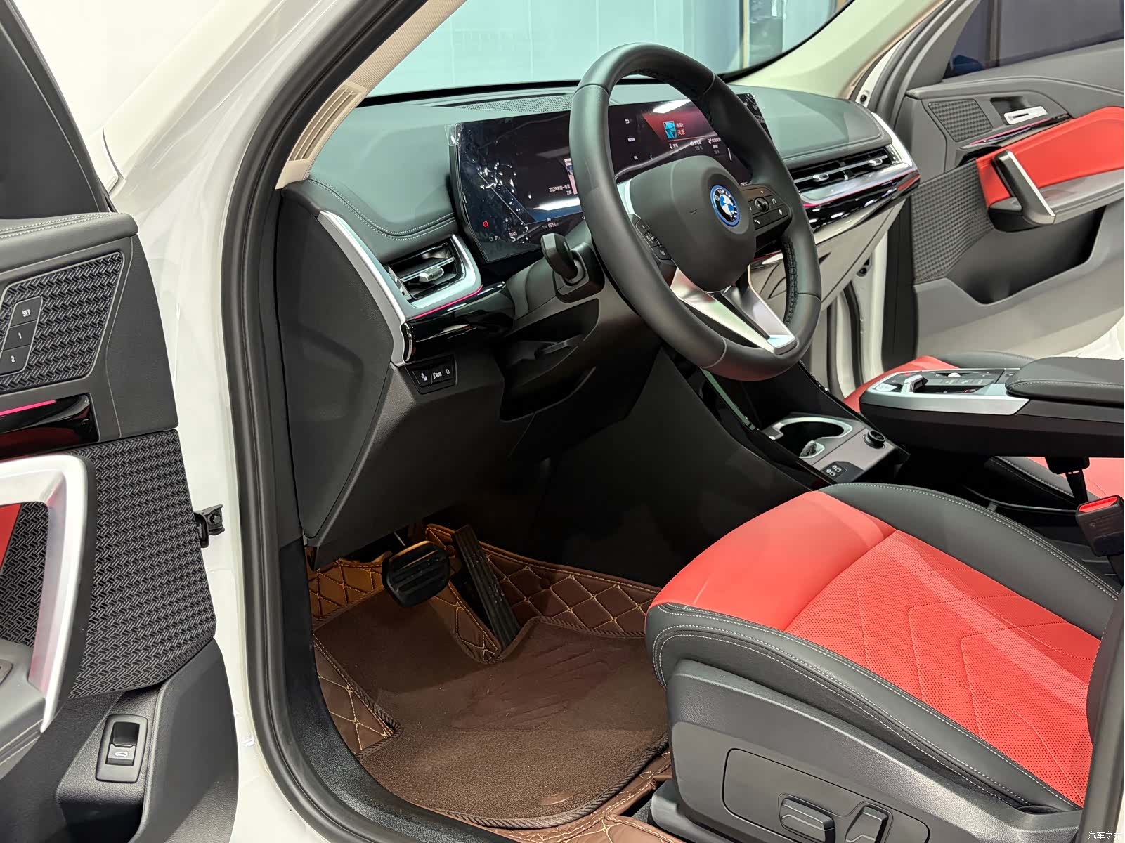 BMW iX1, 2025 10