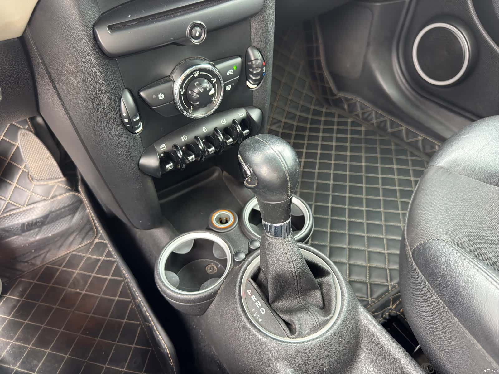 Mini Cooper, 2011 9