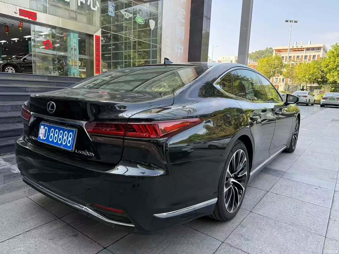 Lexus LS, 2022 9