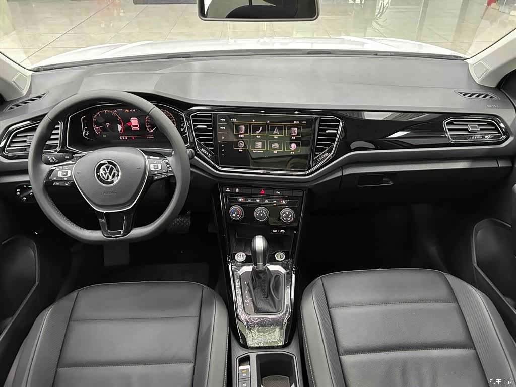 Volkswagen T-ROC, 2022 3