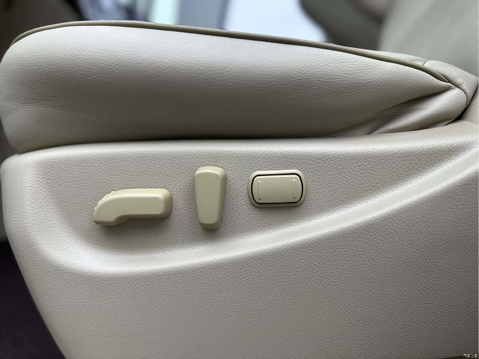 Nissan SL, 2017 15