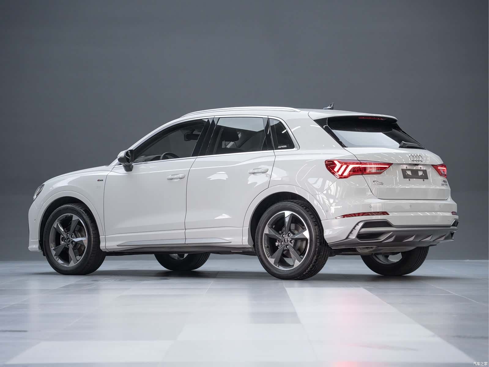 Audi Q3, 2022 6