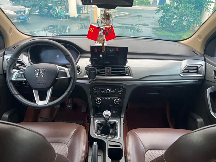BAIC Weiwang M50F 2017 1.3T Комфорт
