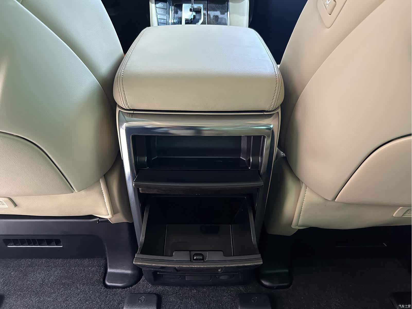 Toyota Alphard, 2021 16