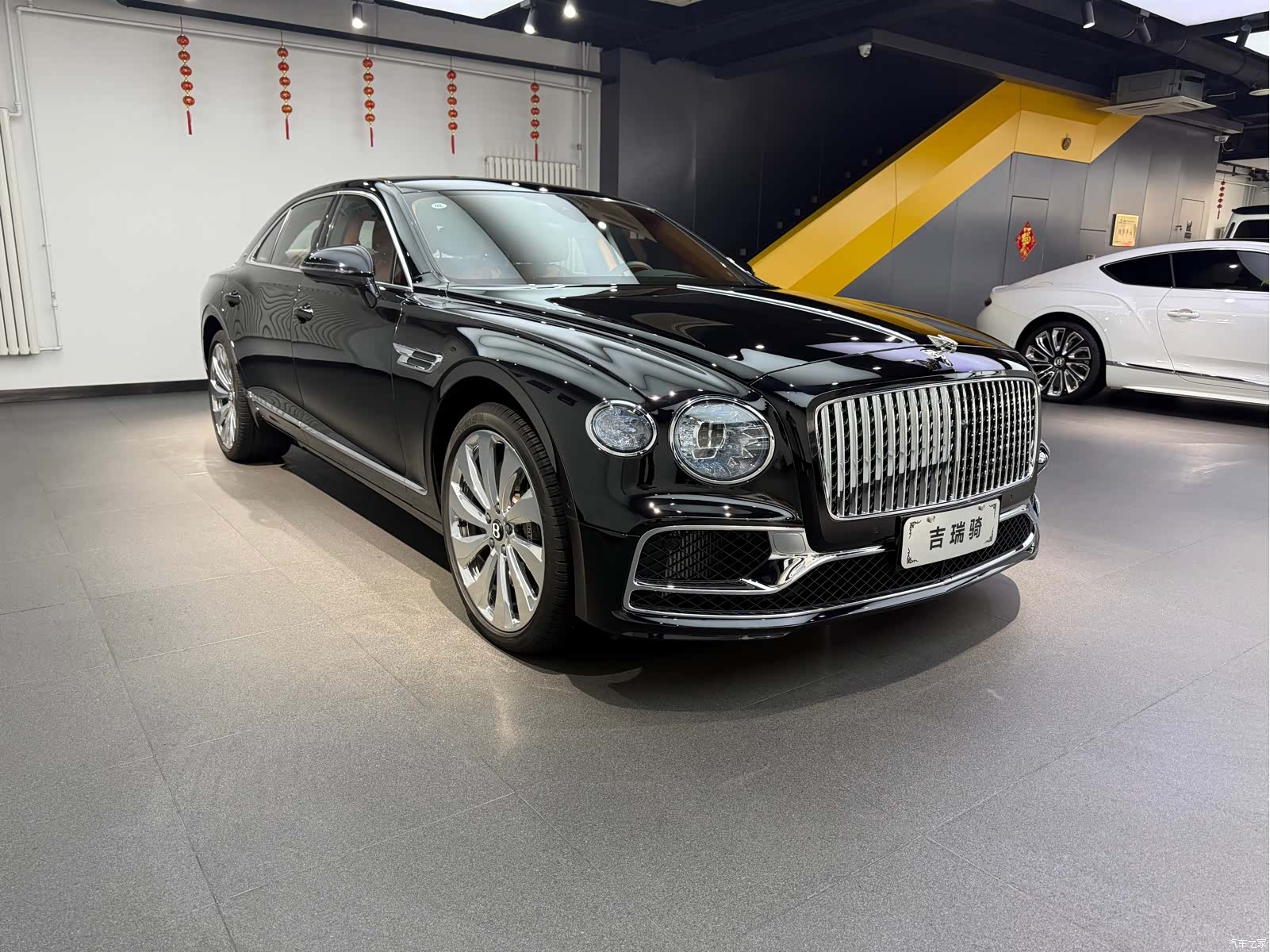 Bentley Flying Spur, 2025 3