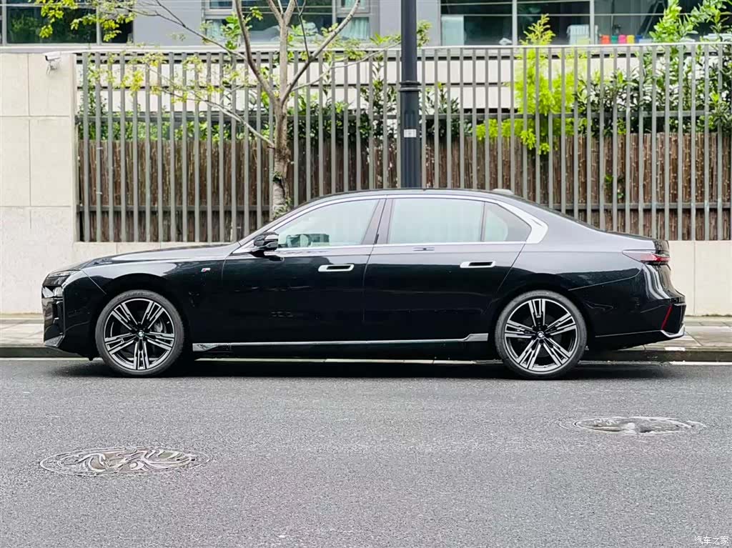 BMW 7 Series, 2025 2