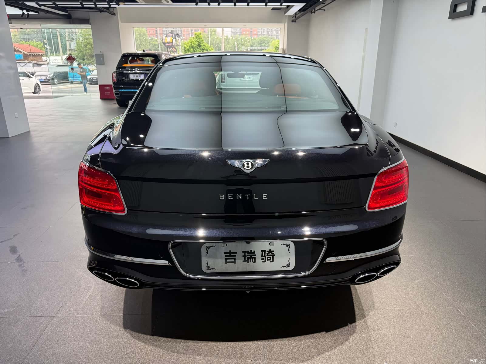 Bentley Flying Spur, 2025 6