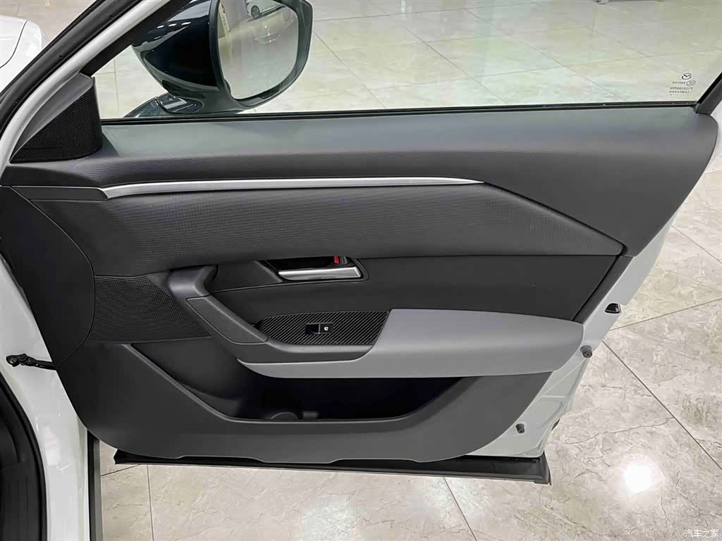 Mazda CX-50, 2023 11