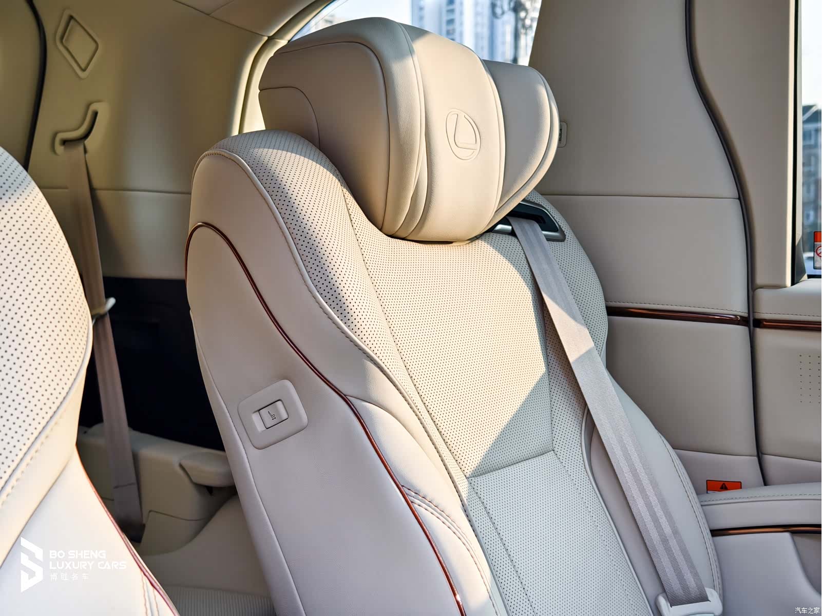 Lexus LM, 2025 21