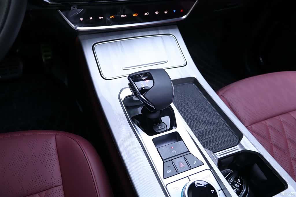 Jetour X70, 2024 8