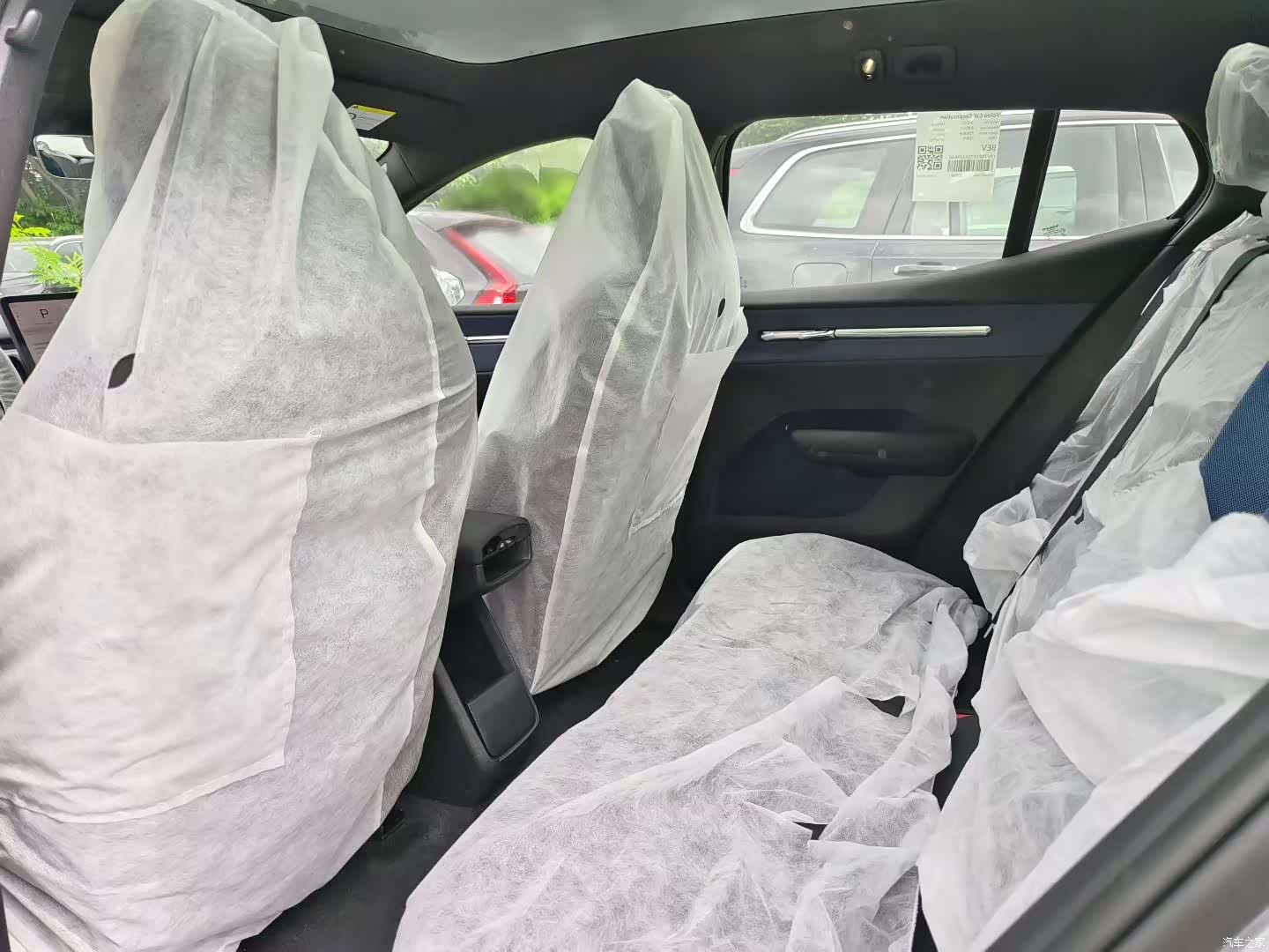 Volvo EX30, 2026 все фото