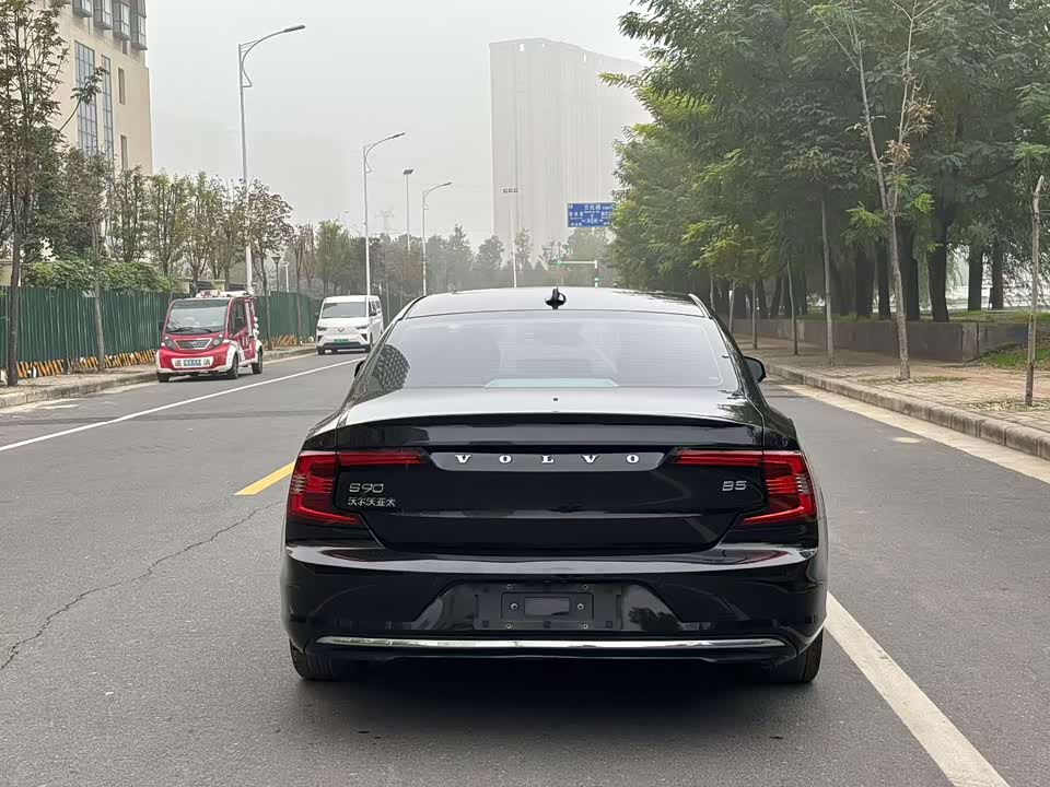 Volvo S90